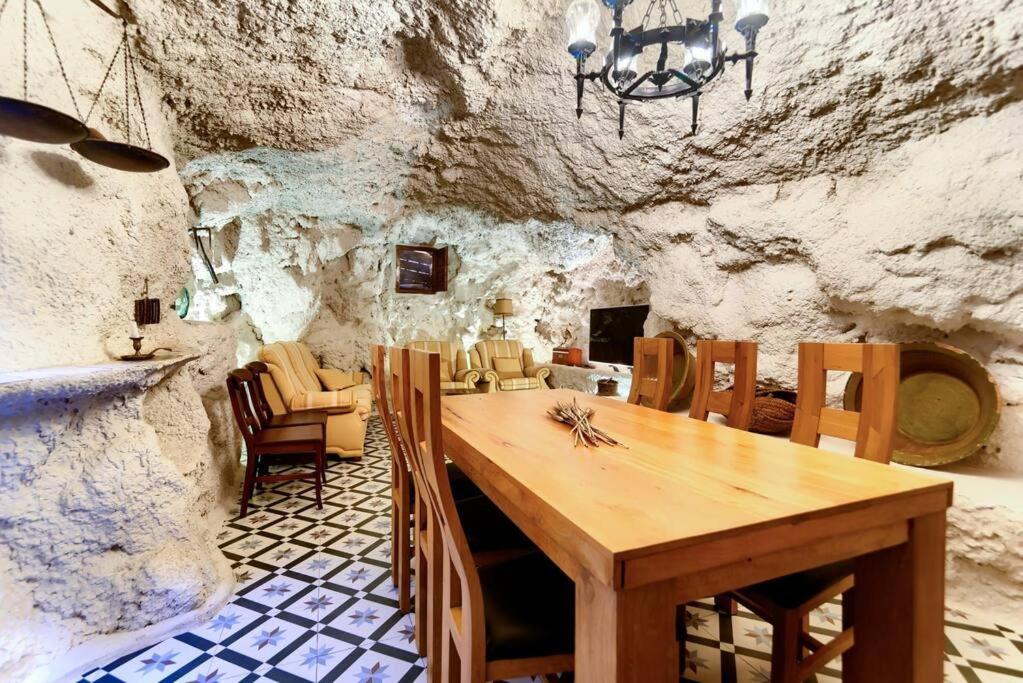 Cueva Con Jacuzzi A 20 Minutos De Valencia Villa Benaguacil Exterior foto