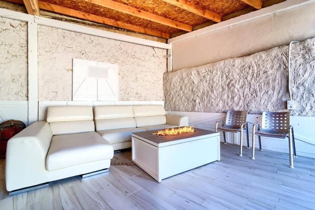 Cueva Con Jacuzzi A 20 Minutos De Valencia Villa Benaguacil Exterior foto
