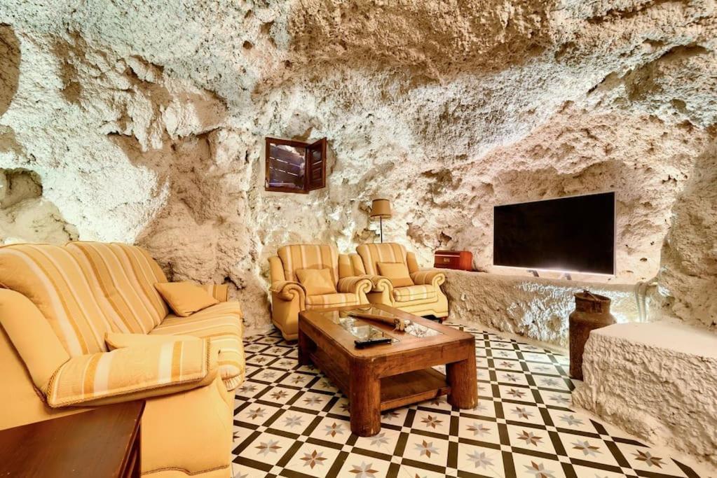 Cueva Con Jacuzzi A 20 Minutos De Valencia Villa Benaguacil Exterior foto